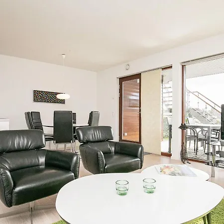 Two-bedroom Holiday In 8
