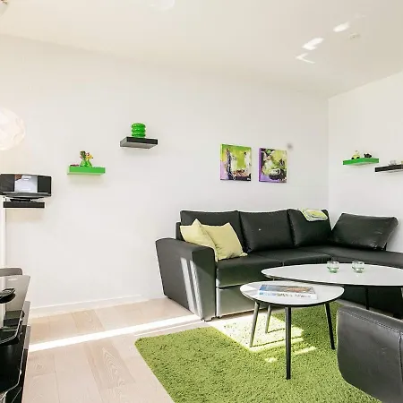 Two-bedroom Holiday In 8 * 博恩瑟