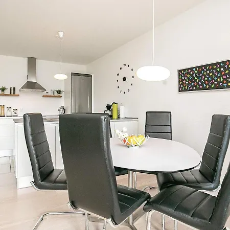 公寓 Two-bedroom Holiday In 8