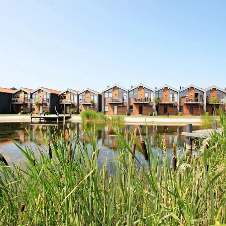 Two-bedroom Holiday In 8 *